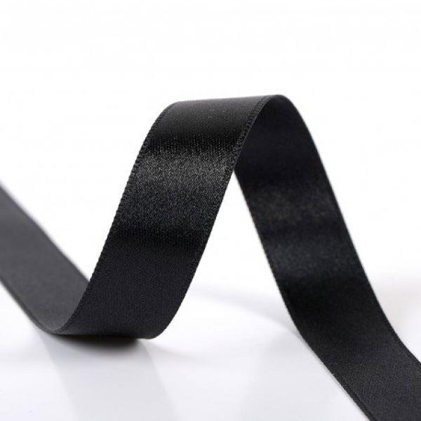 Satinband 15 mm in Schwarz auf der Rolle, glänzende Oberfläche